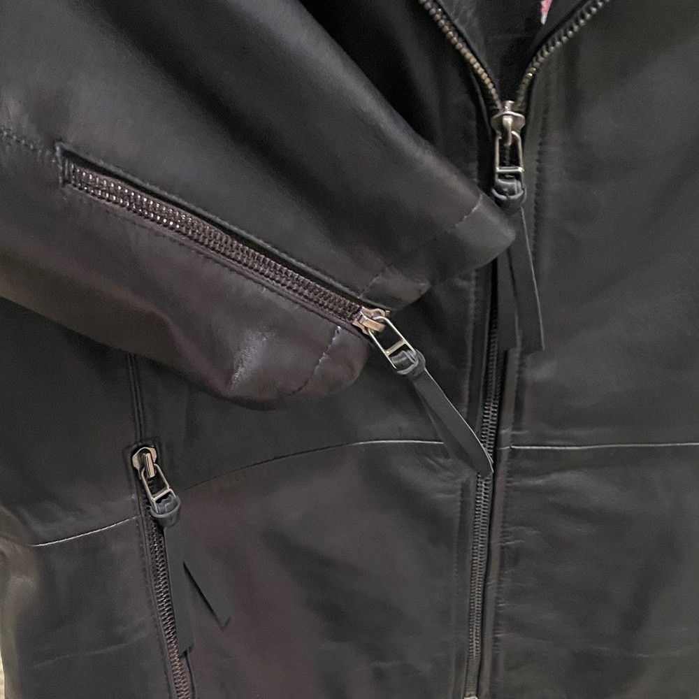 Scully Women's Elegant Black Leather Jacket - Picture 4 of 5